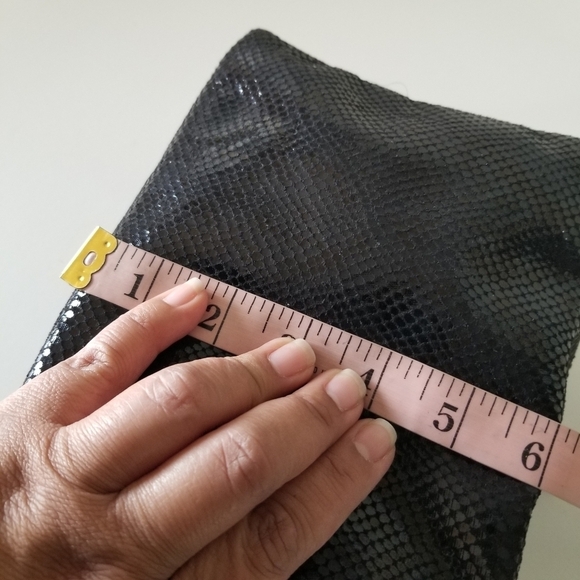 Tarte | Fierce & Feisty Makeup Bag - Picture 8 of 9